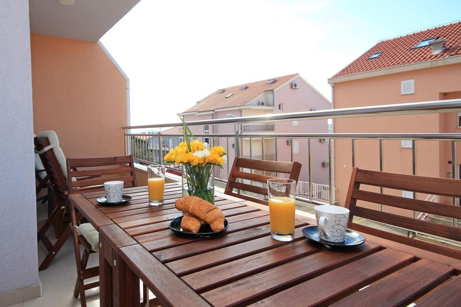 Apartman Ela Makarska Exterior foto